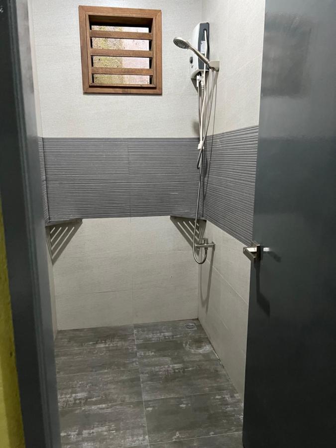 Happy Camper Hostel Корон Екстериор снимка