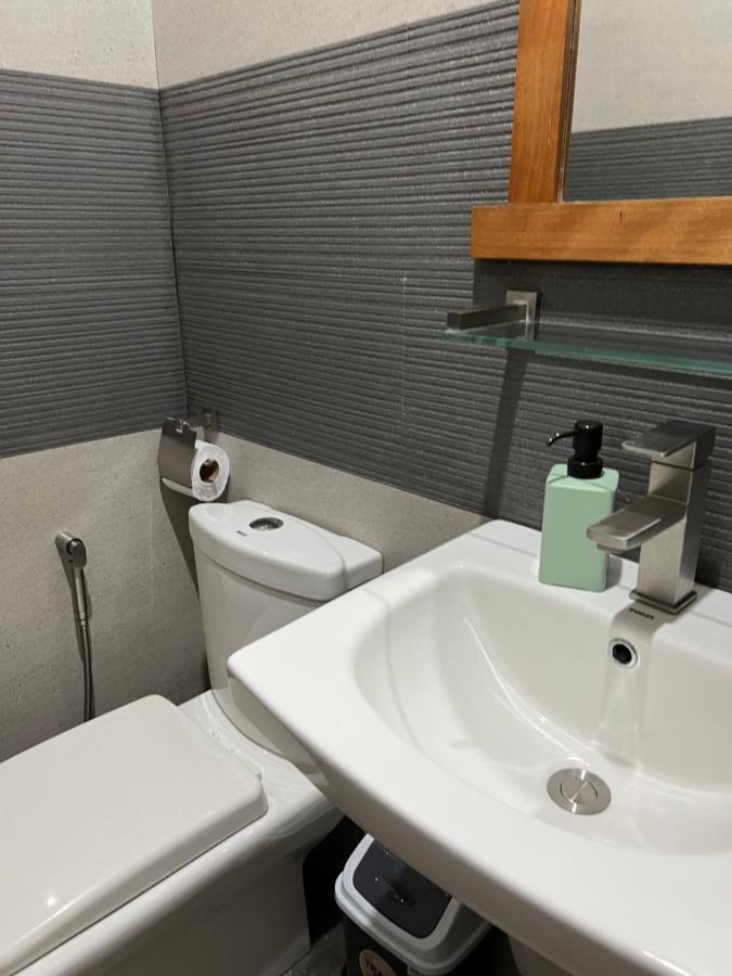 Happy Camper Hostel Корон Екстериор снимка