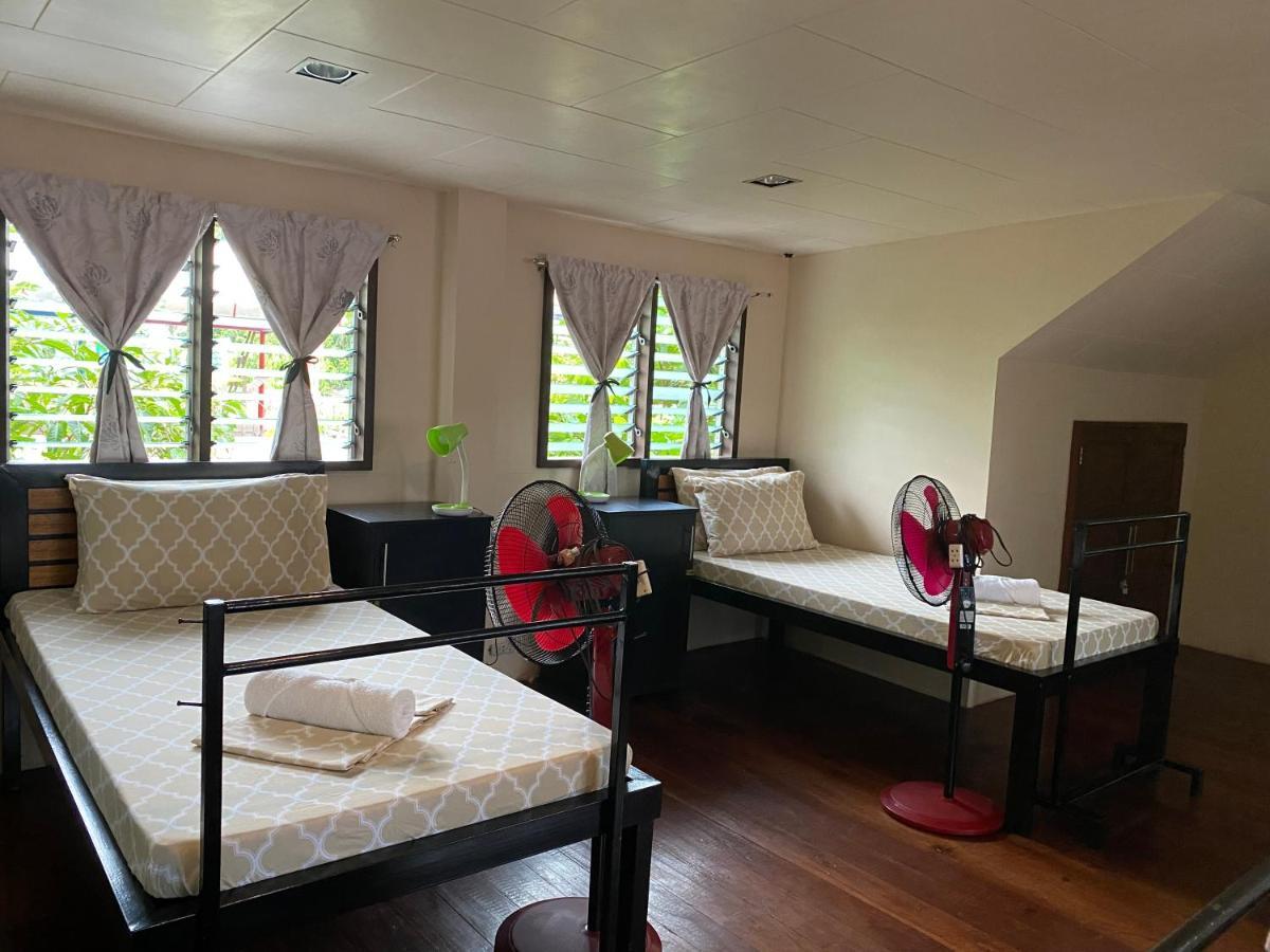 Happy Camper Hostel Корон Екстериор снимка