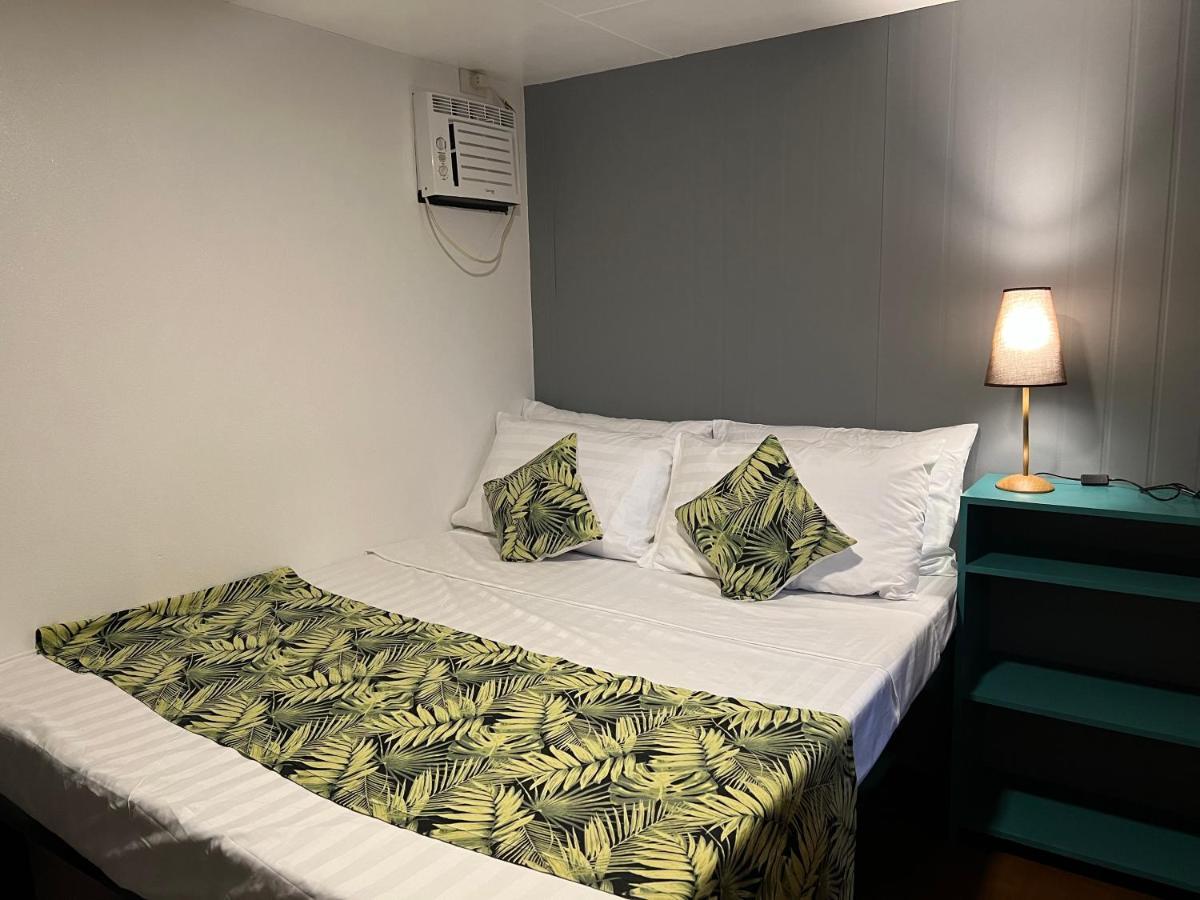 Happy Camper Hostel Корон Екстериор снимка