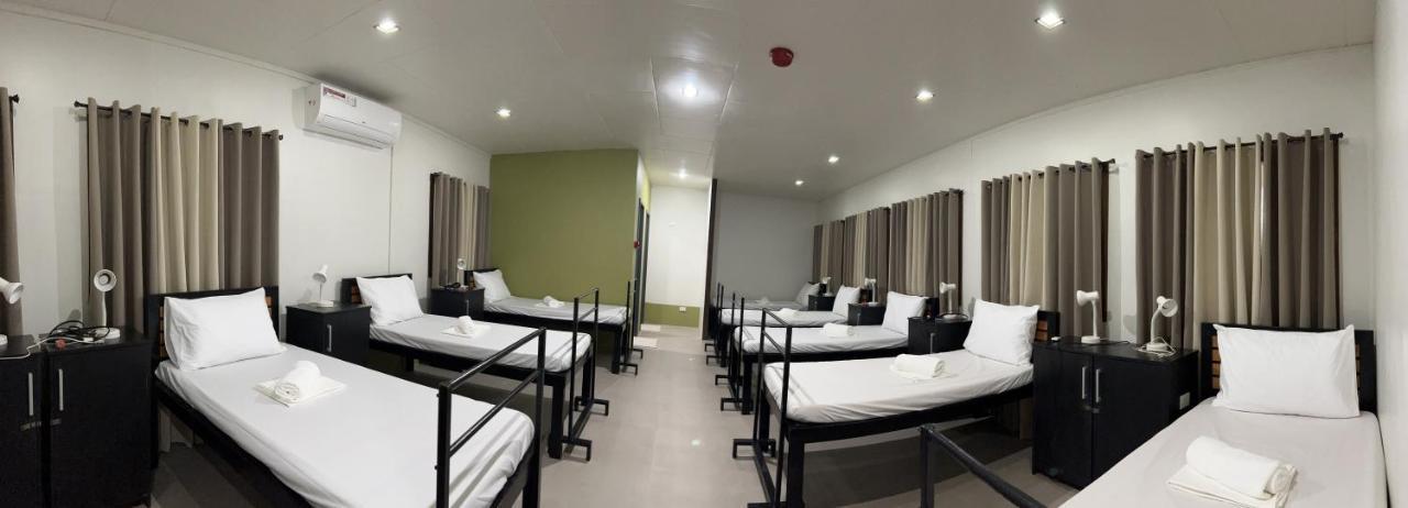 Happy Camper Hostel Корон Екстериор снимка