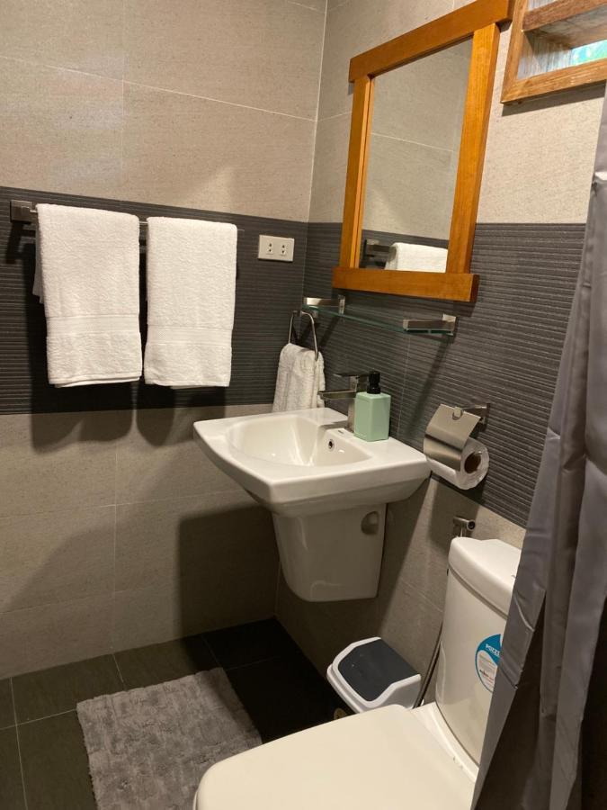 Happy Camper Hostel Корон Екстериор снимка